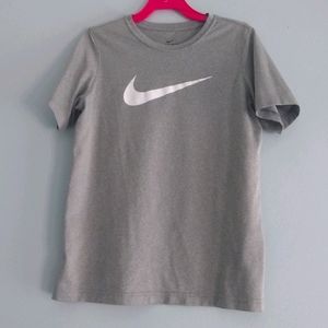 Boys Nike Tee shirt